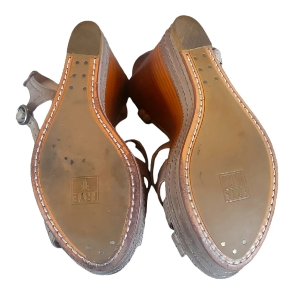 Frye corrina stitch